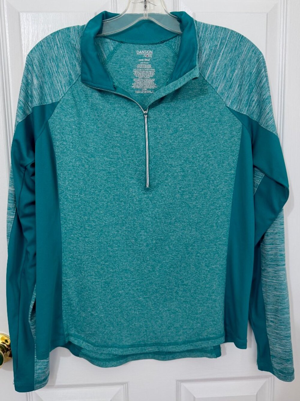 VERY NICE DANSKIN NOW GREEN ATHLETIC JACKET - SEMI FITTED - SIZE LARGE